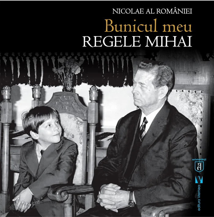 Coperta albumului: puștiul  Nicolae, alături de  Suveranul României 
