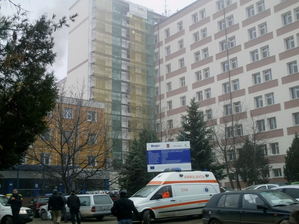 Eroare costisitoare la Spitalul Județean Botoșani. Paturi noi de 6 milioane de lei, imposibil de folosit deoarece nu încap pe ușile saloanelor