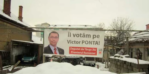 Afiş cu Victor Ponta la Târgu-Jiu