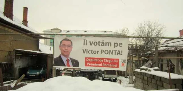 Afiş cu Victor Ponta la Târgu-Jiu
