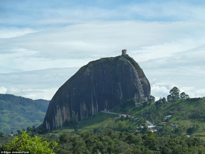 Roca El Peñon de Guatape din Columbia