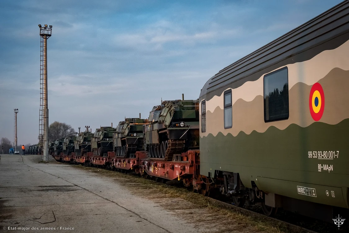 Transport de tancuri franceze în România/FOTO:Arhiva