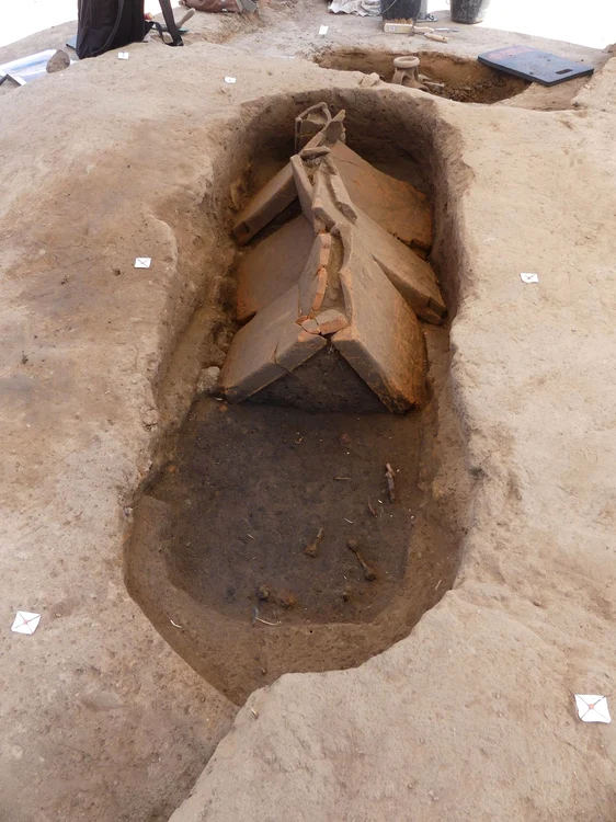 Peste 160 de morminte au fost descoperite la vechiul sit Olbia (© Sylvie Duchesne, Inrap)