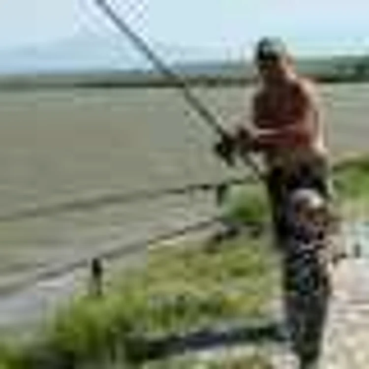 Botoşani: La pescuit „monştri“ pe lacul Lebăda