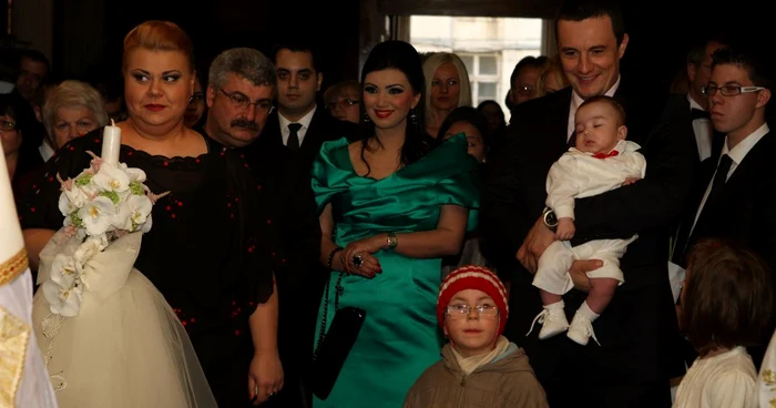 Cuplul Adriana Bahmuţeanu - Silviu Prigoană l-au creştinat pe Eduard Gabriel