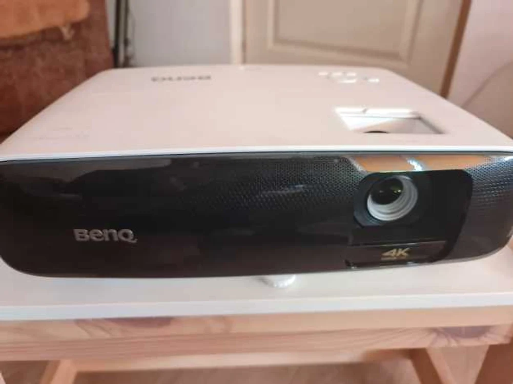 Proiector BenQ TK810