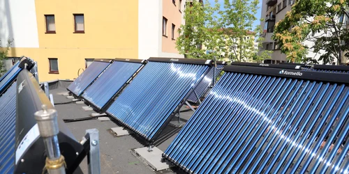 primul sistem public panouri solare blocuri foto denis grigorescu jpeg