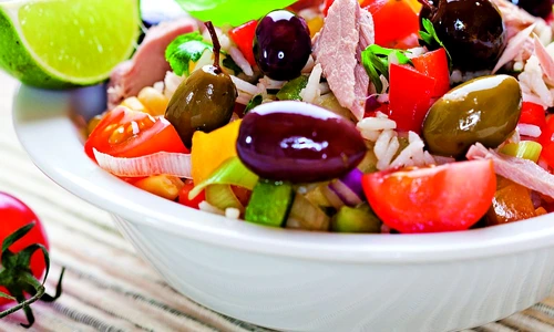 salata cu ton si masline jpeg
