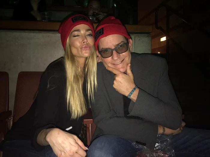 Charlie Sheen şi Denise Richards au divorţat în 2006 foto: Instagram