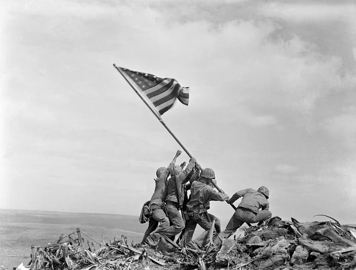 Bătălia de la Iwo Jima FOTO Wkipedia/Joe Rosenthal