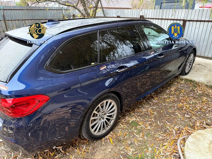 Mașina folosită de traficanți. FOTO DIICOT