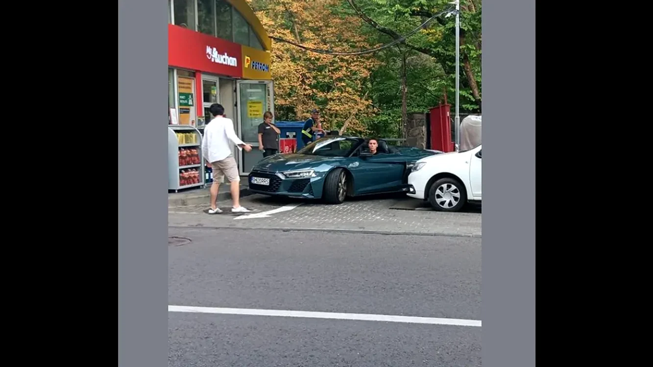 Înotătorul se afla într-o benzinărie din Sinaia / foto: X
