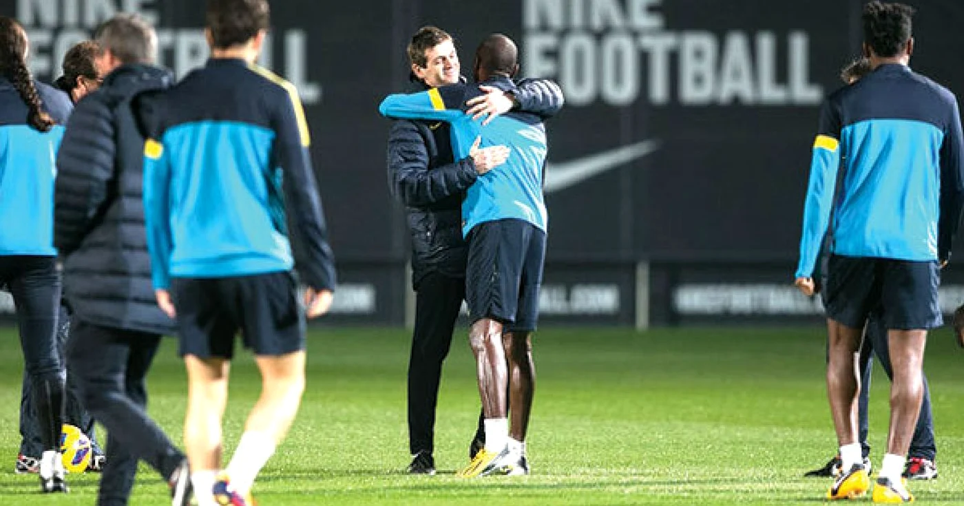 Vilanova a fost întâmpinat cu bucurie de fotbalişti FOTO barcelonatikitaka.com