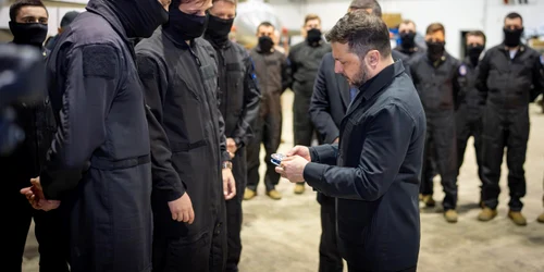 13 Ministrul apărării naționale și președintele Ucrainei, la Borcea   foto Laurentiu Turoi jpg