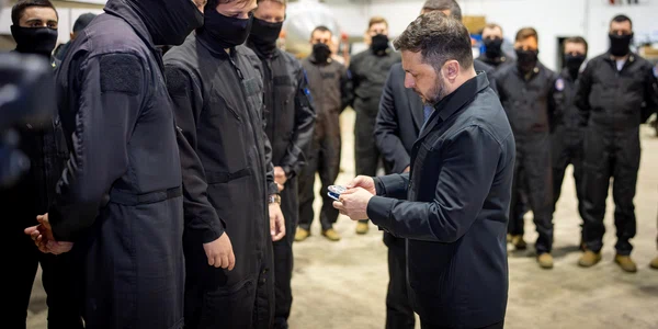 13 Ministrul apărării naționale și președintele Ucrainei, la Borcea   foto Laurentiu Turoi jpg
