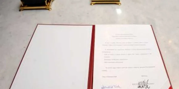 Ratificarea Tratatului de la Lisabona, întârziată din cauza unui stilou!
