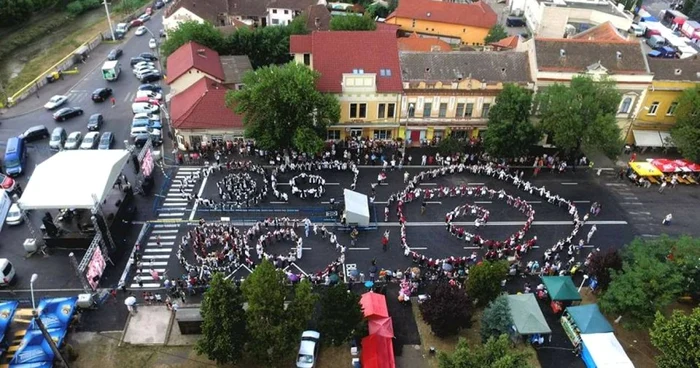 Centrul vechi, animat de ilele Hunedoarei. FOTO: Primăria Hunedoara.