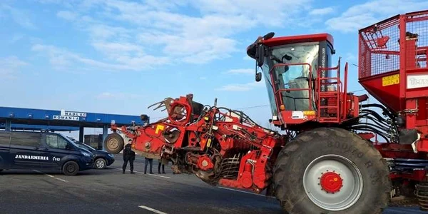 protest fermieri arad vama nadlac foto asociatia taranul nadlacan jpg