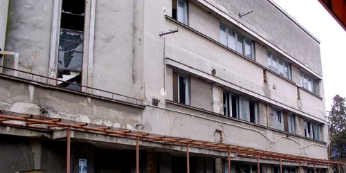 Clădirea se află în paragină de câțiva ani