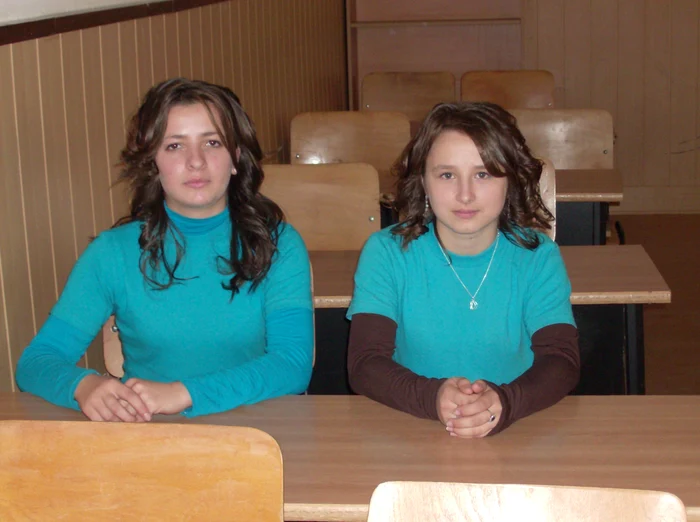 Daniela Stoica şi Cristina Pârlea îşi pun toată baza în cei 180 de lei, bani de liceu