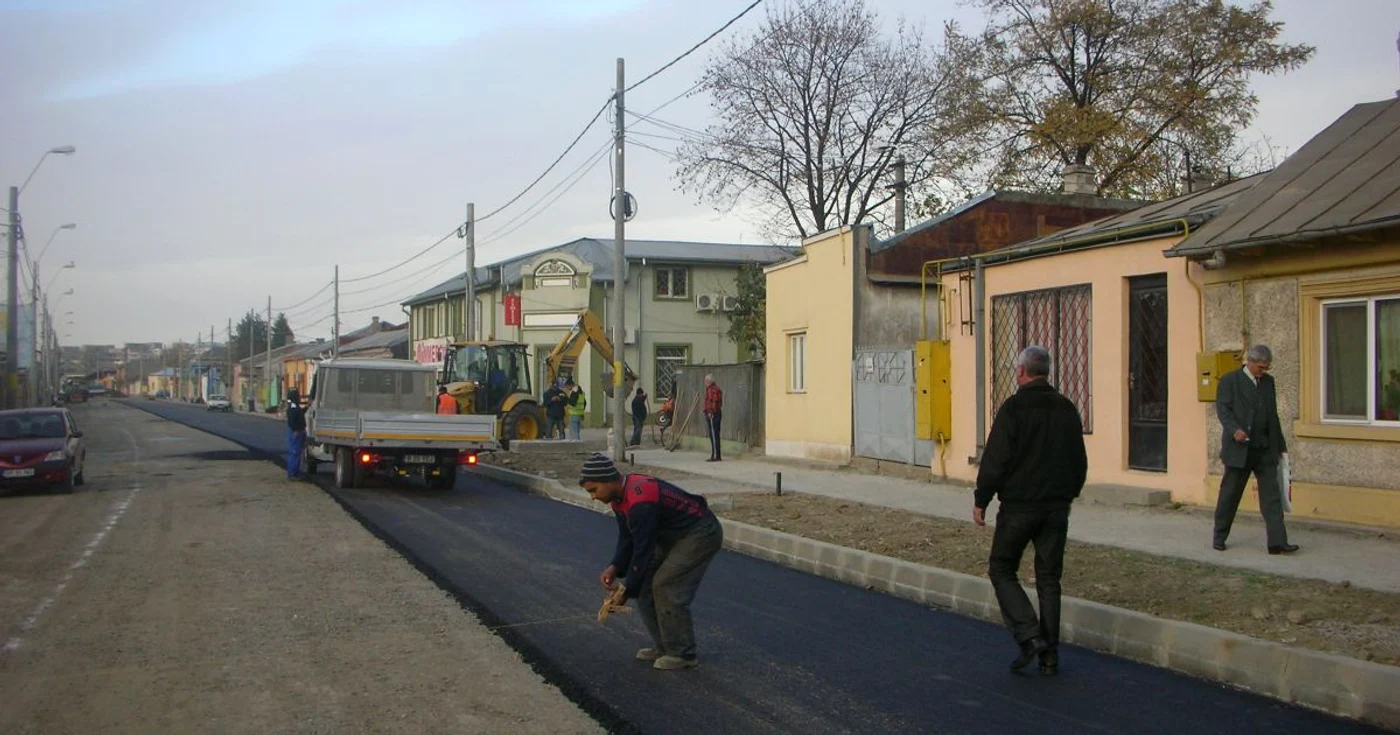 A început asfaltarea străzii Griviţa