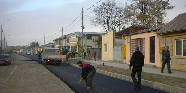 A început asfaltarea străzii Griviţa