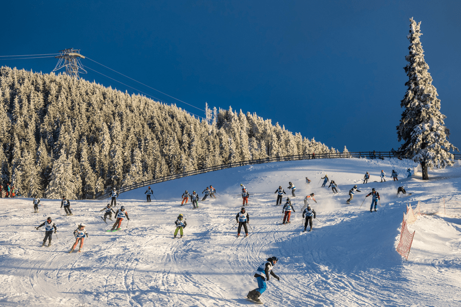 Iubitorii de schi și snowboard sunt așteptați pe pârtie, la Red Bull Homerun