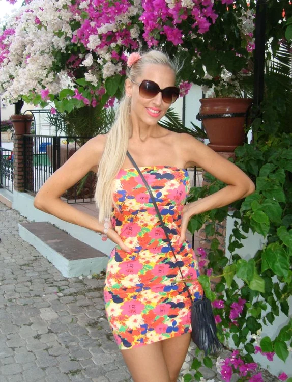 
    Anca Neacşu a început o viaţă nouă în Turcia, alături de soţul ei. (Foto: arhiva personală)  