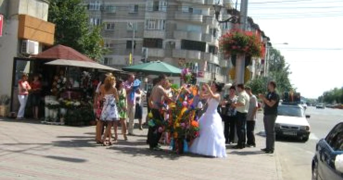 Slatina: Nuntă în centrul oraşului