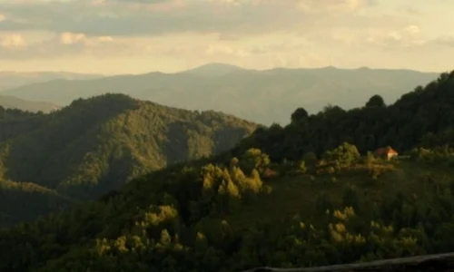 FOTOREPORTAJ: Ţinutul locuit de daci, ascuns în Munţii Orăștiei, deasupra norilor jpeg