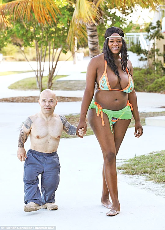 
    Anton Kraft ridică greutăţi de patru ori mai mari decât masa lui corporală  