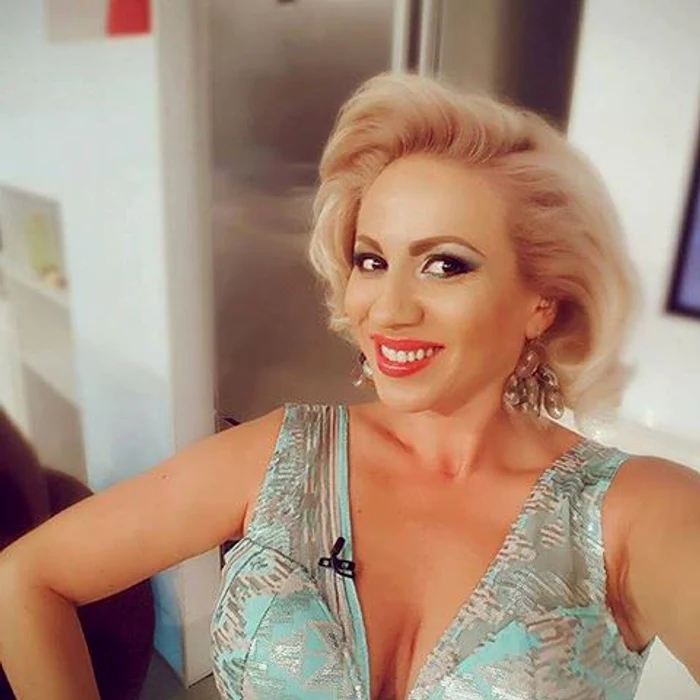 
    Rocsana Marcufoto: Arhiva Personală  