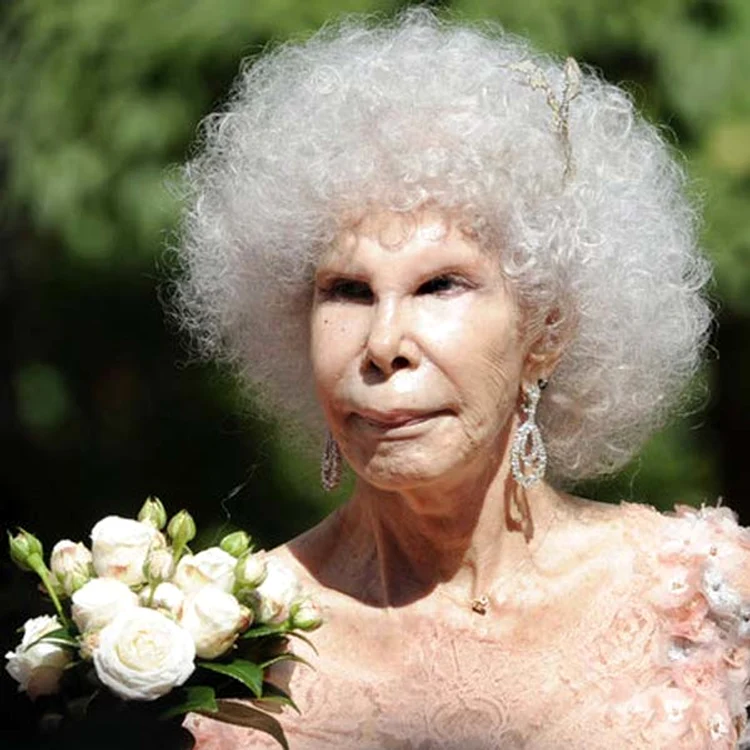 María del Rosario Cayetana Fitz-James Stuart y Silva a murit la 88 de ani