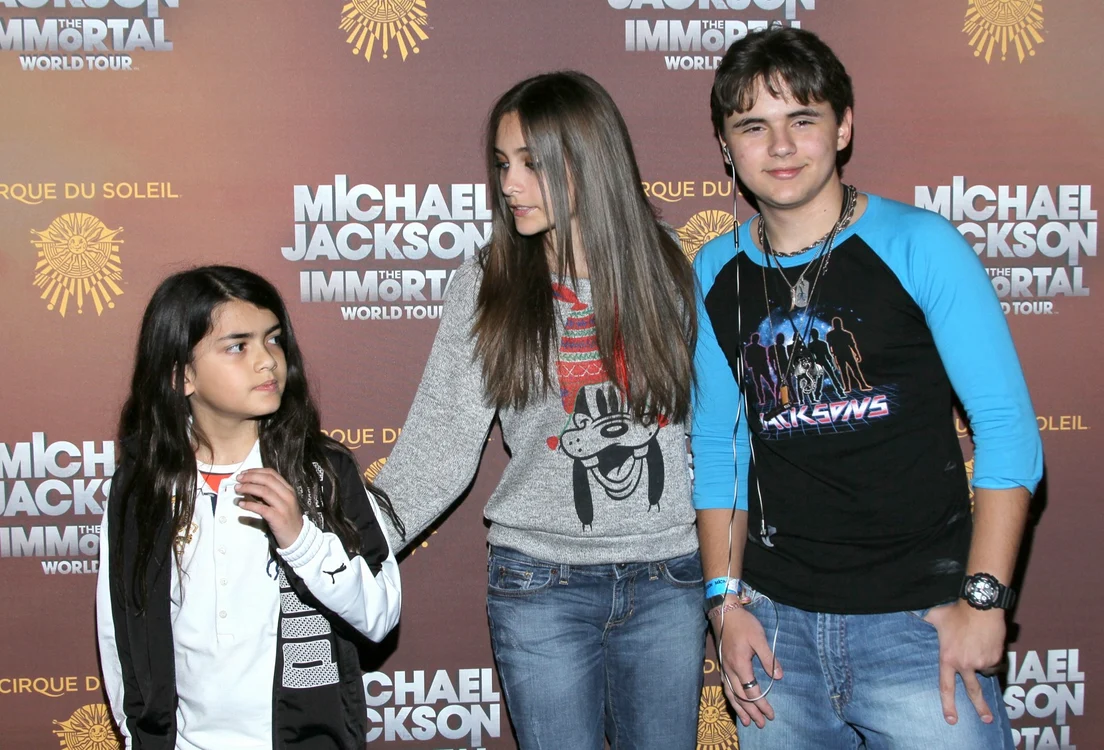 Moştenitorii lui Michael Jackson, Blanket, Paris şi Prince Michael