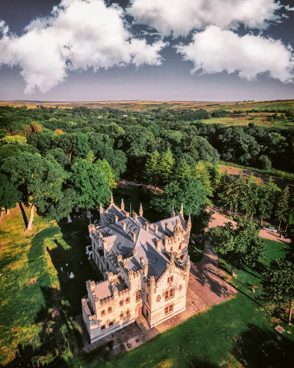 Un castel la margine de Iași. FOTO: miclauseni.ro