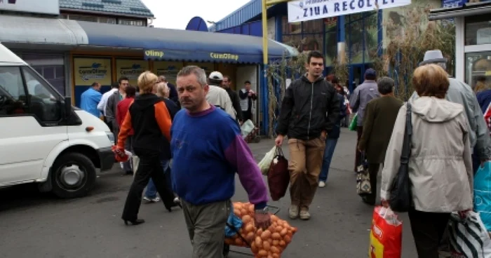 Braşov: Preţurile mari au alungat clienţii de la „Ziua Recoltei” (FOTOGALERIE)