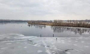 Gheata lac iarna zapada FOTO Shutterstock