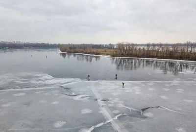 Gheata lac iarna zapada FOTO Shutterstock