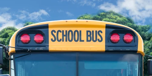 autobuz transport scoala microbuz elevi shutterstock 1178555755 jpg