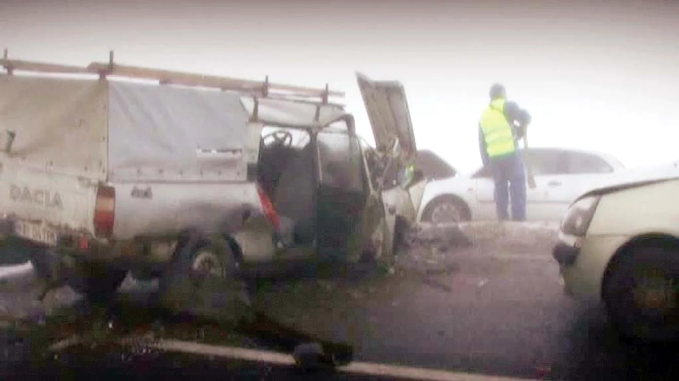 
    În urma accidentului, două persoane au fost rănite  