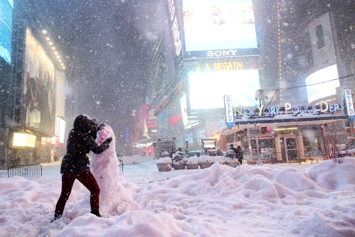 Traficul în Times Square din New York a fost oprit pe timpul viscoluluifoto: AFP