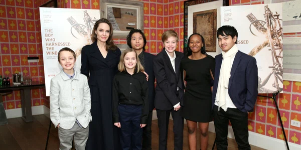 angelina jolie copii gettyimages jpg