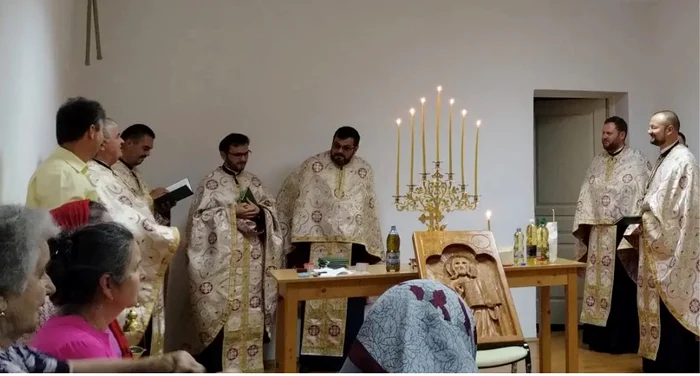 Slujba a fost oficiată de un sobor de preoți FOTO basilica.ro