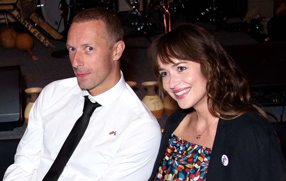 Dakota Johnson și Chris Martin s-ar fi despărțit după 8 ani. „Ea a sperat că vor rămâne împreună”