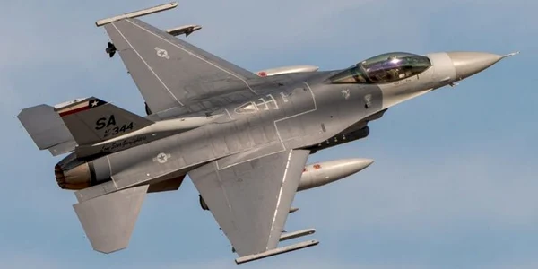 F16 FOTO United States Naval Forces Europe