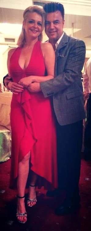 
    Iuliana marciuc si Adrian Enache  