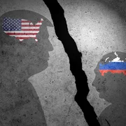 Siluetele lui Trump și Putin pe un fundal crăpat FOTO shutterstock jpg