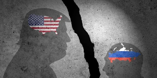 Siluetele lui Trump și Putin pe un fundal crăpat FOTO shutterstock jpg