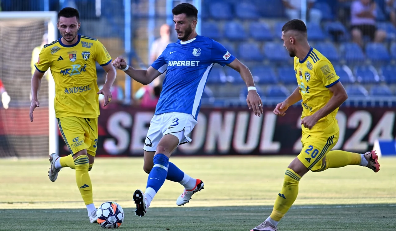Florin Purece (stânga) a asigurat debut cu victorie pentru Unirea Slobozia (FOTO: Sportpictures)