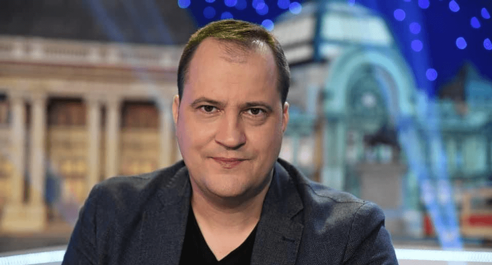 Șerban Huidu revine pe sticlă. Va prezenta din nou „Cronica Cârtotașilor“